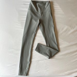 Lululemon Wunder Train High Rise Tight 25”, Rhino Gray, Size 2
